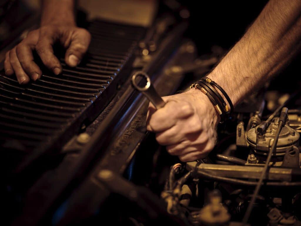 changer pièces voiture